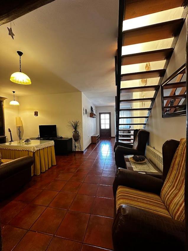 Espaciosa Y Elegante Casa Rural En Los Marines Exterior photo