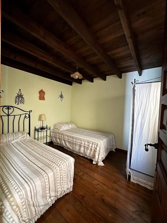 Espaciosa Y Elegante Casa Rural En Los Marines Exterior photo