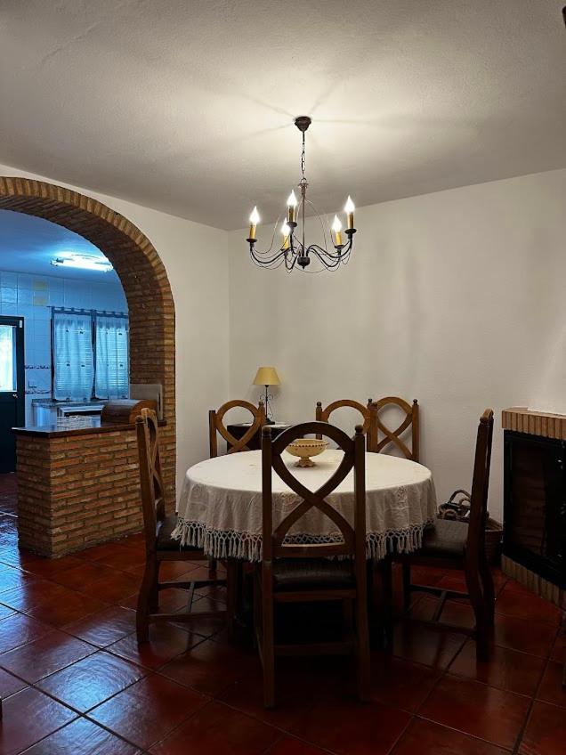 Espaciosa Y Elegante Casa Rural En Los Marines Exterior photo